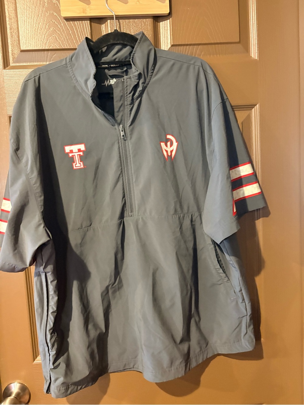 Men's Gray Short-Sleeve Half-Zip Pullover with Red Accents